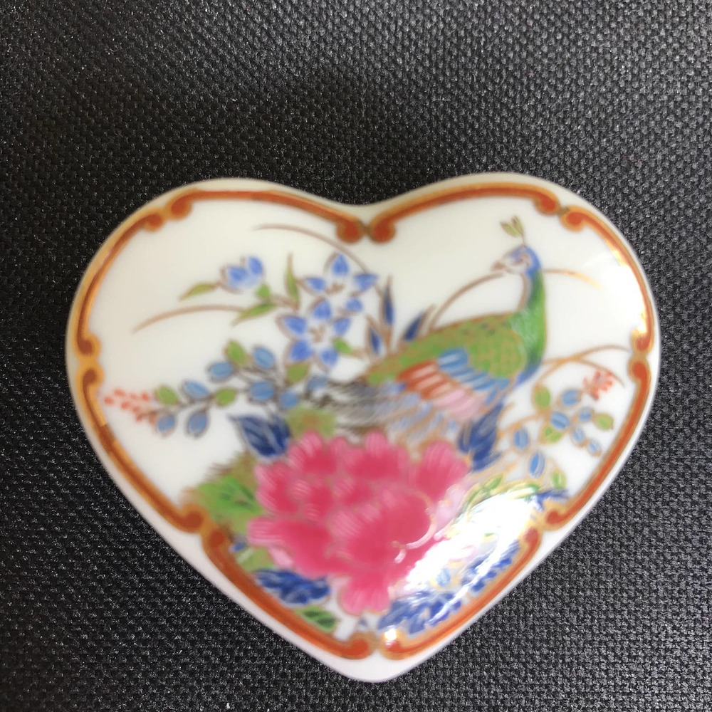 Small 2x2 Porcelain Heart Trinket Box  Floral with  Gold Outlined Shibata Japan